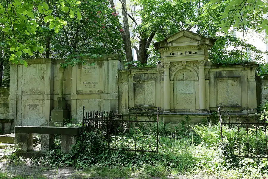 015 | 2022 | Dresden | Alter Annenfriedhof | © carsten riede fotografie