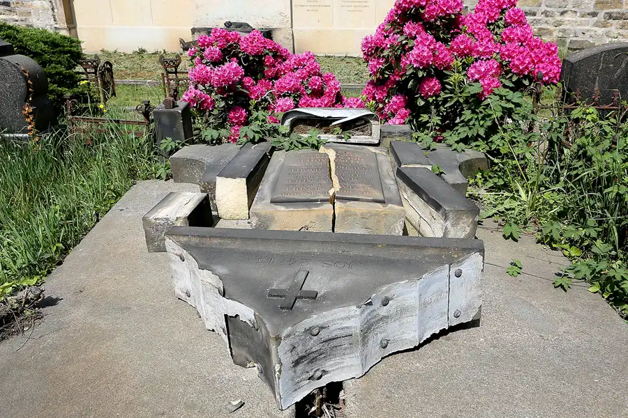 048 | 2022 | Dresden | Alter Annenfriedhof | © carsten riede fotografie