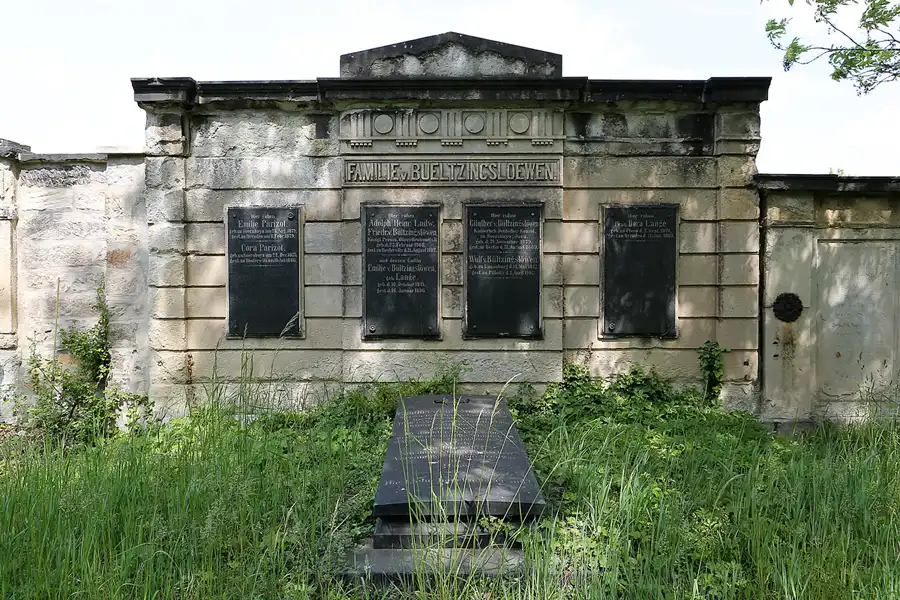 053 | 2022 | Dresden | Alter Annenfriedhof | © carsten riede fotografie