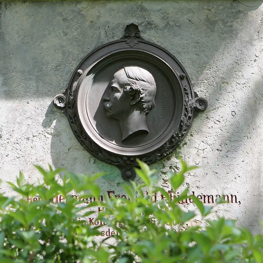 060 | 2022 | Dresden | Alter Annenfriedhof | © carsten riede fotografie