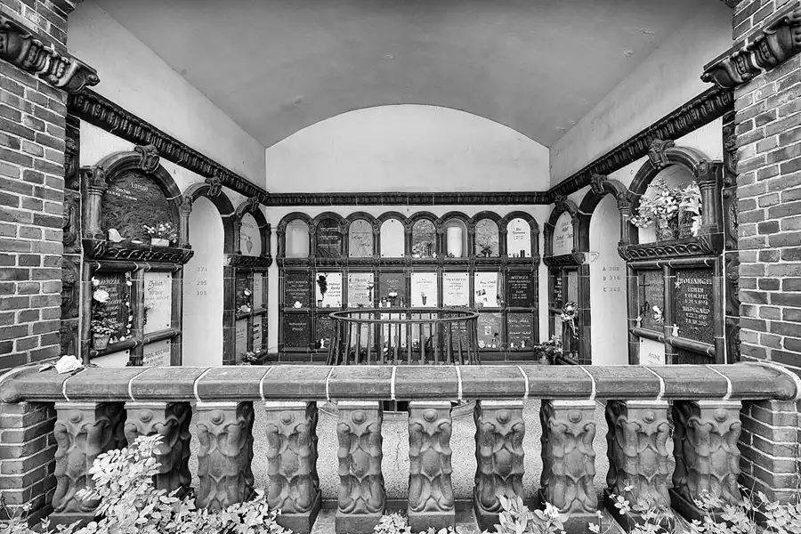 003 | 2022 | Berlin | Friedhof Schöneberg III Stubenrauchstrasse – Columbarium | © carsten riede fotografie