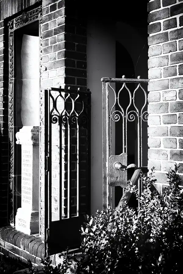 004 | 2022 | Berlin | Friedhof Schöneberg III Stubenrauchstrasse – Columbarium | © carsten riede fotografie