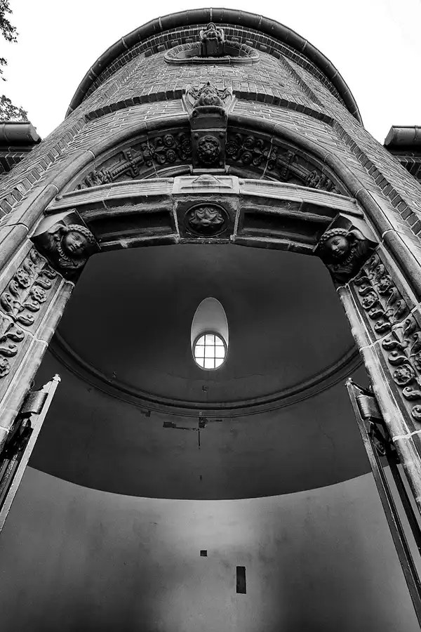 005 | 2022 | Berlin | Friedhof Schöneberg III Stubenrauchstrasse – Columbarium | © carsten riede fotografie