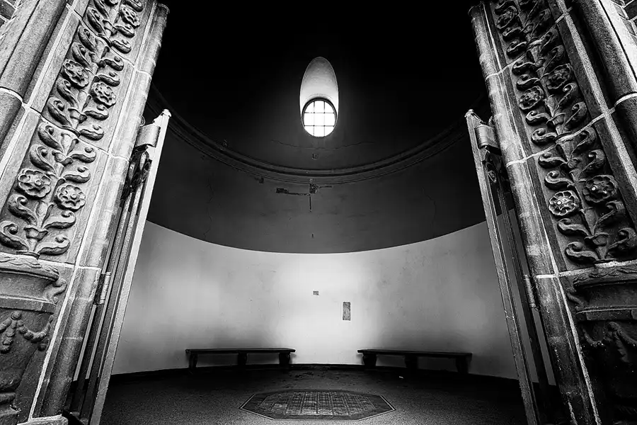 006 | 2022 | Berlin | Friedhof Schöneberg III Stubenrauchstrasse – Columbarium | © carsten riede fotografie