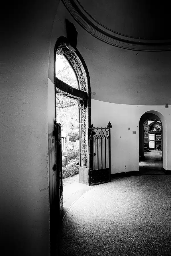 007 | 2022 | Berlin | Friedhof Schöneberg III Stubenrauchstrasse – Columbarium | © carsten riede fotografie