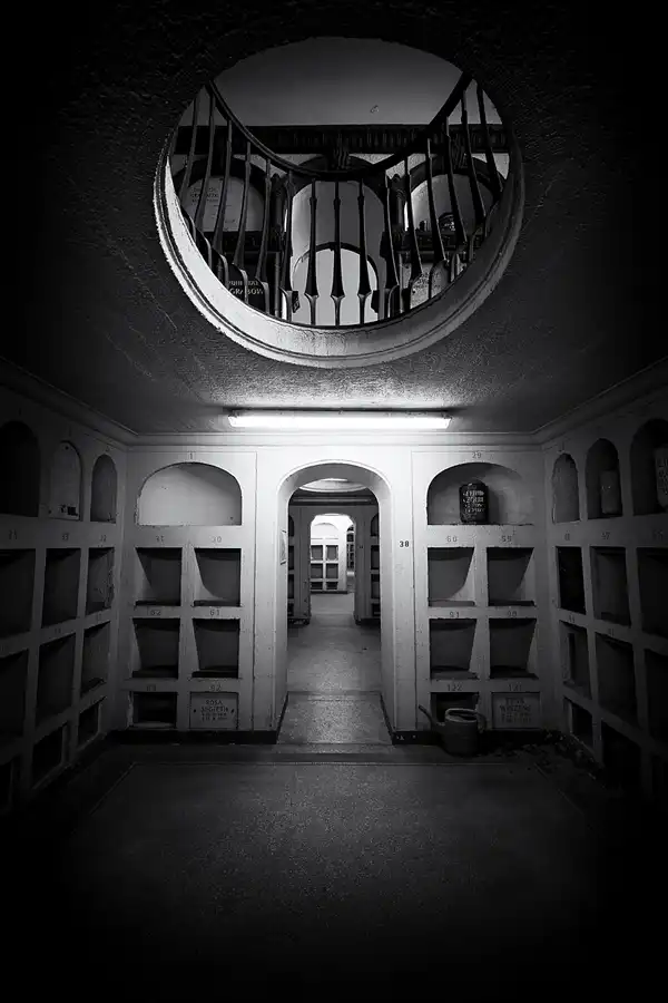 024 | 2022 | Berlin | Friedhof Schöneberg III Stubenrauchstrasse – Columbarium | © carsten riede fotografie