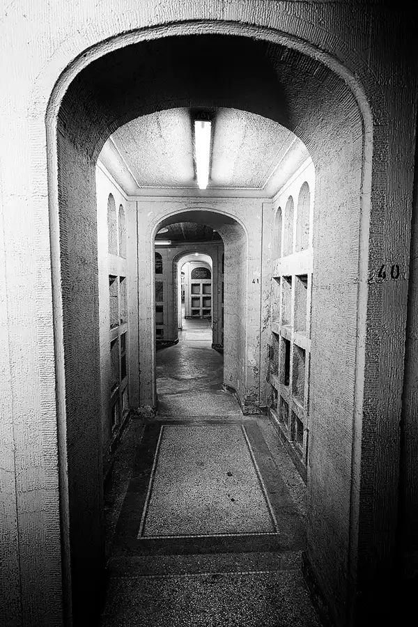 029 | 2022 | Berlin | Friedhof Schöneberg III Stubenrauchstrasse – Columbarium | © carsten riede fotografie