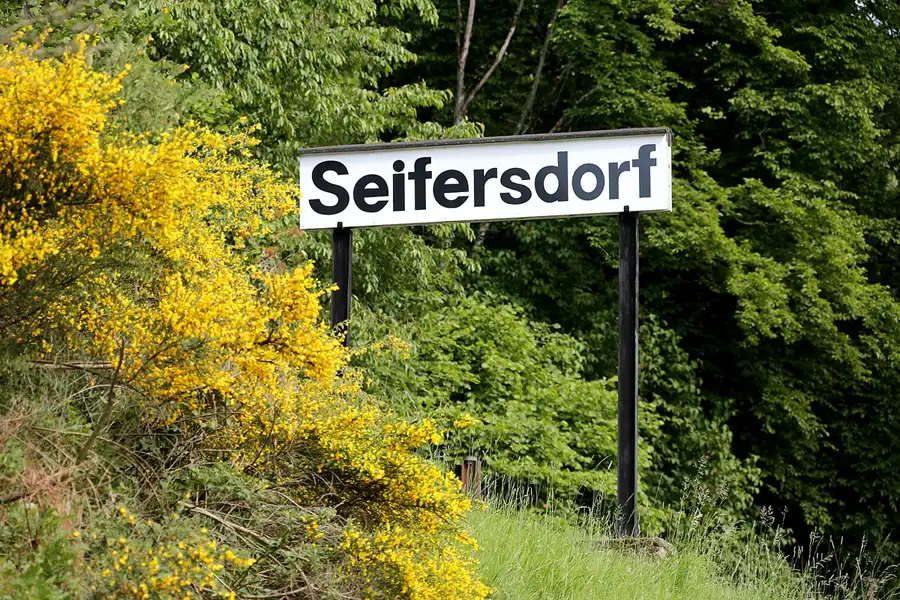036 | 2022 | Seifersdorf | Bahnhof – Weisseritztalbahn | © carsten riede fotografie
