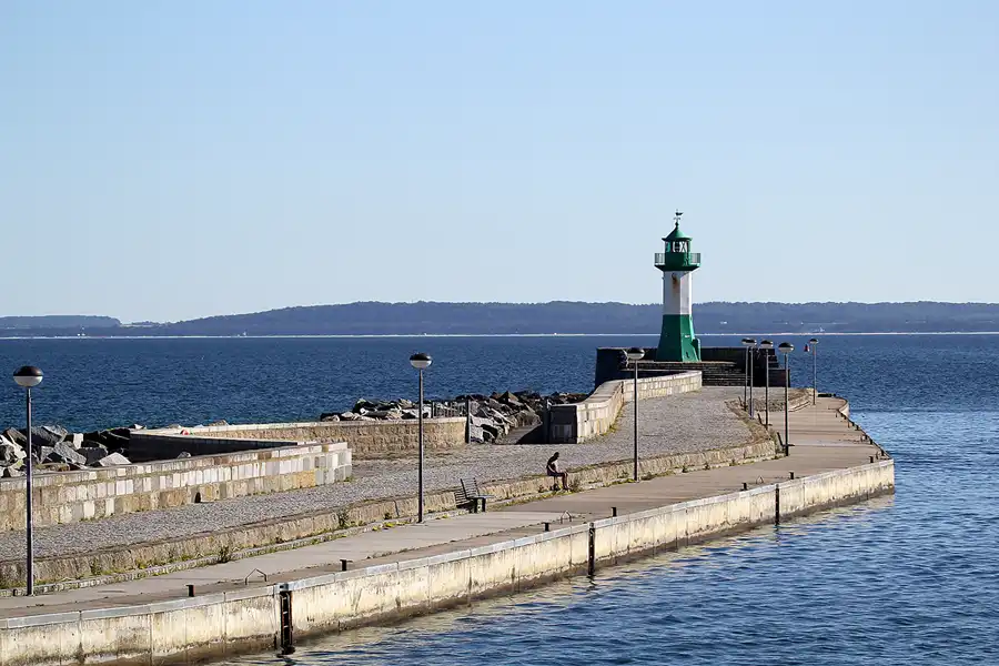 163 | 2022 | Sassnitz | Leuchtturm | © carsten riede fotografie