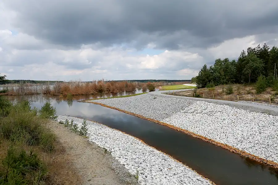 013 | 2022 | Ablauf Koschener See | © carsten riede fotografie