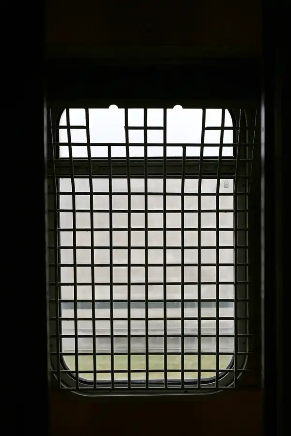 022 | 2022 | Berlin | Untersuchungshaftanstalt des Ministeriums für Staatssicherheit der DDR (MfS) Hohenschönhausen – Gefangenensammeltransportwagen (GSTW) – Grotewohl-Express | © carsten riede fotografie