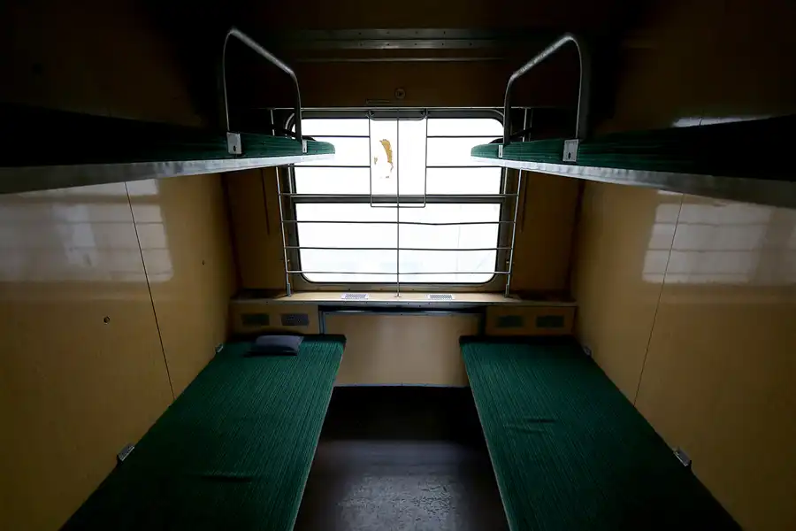 027 | 2022 | Berlin | Untersuchungshaftanstalt des Ministeriums für Staatssicherheit der DDR (MfS) Hohenschönhausen – Gefangenensammeltransportwagen (GSTW) – Grotewohl-Express | © carsten riede fotografie