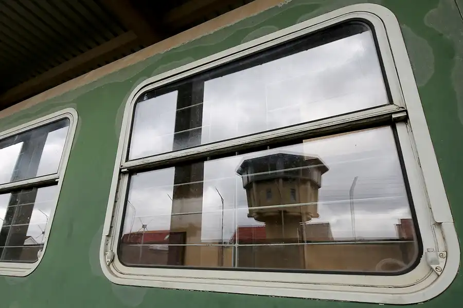 040 | 2022 | Berlin | Untersuchungshaftanstalt des Ministeriums für Staatssicherheit der DDR (MfS) Hohenschönhausen – Gefangenensammeltransportwagen (GSTW) – Grotewohl-Express | © carsten riede fotografie