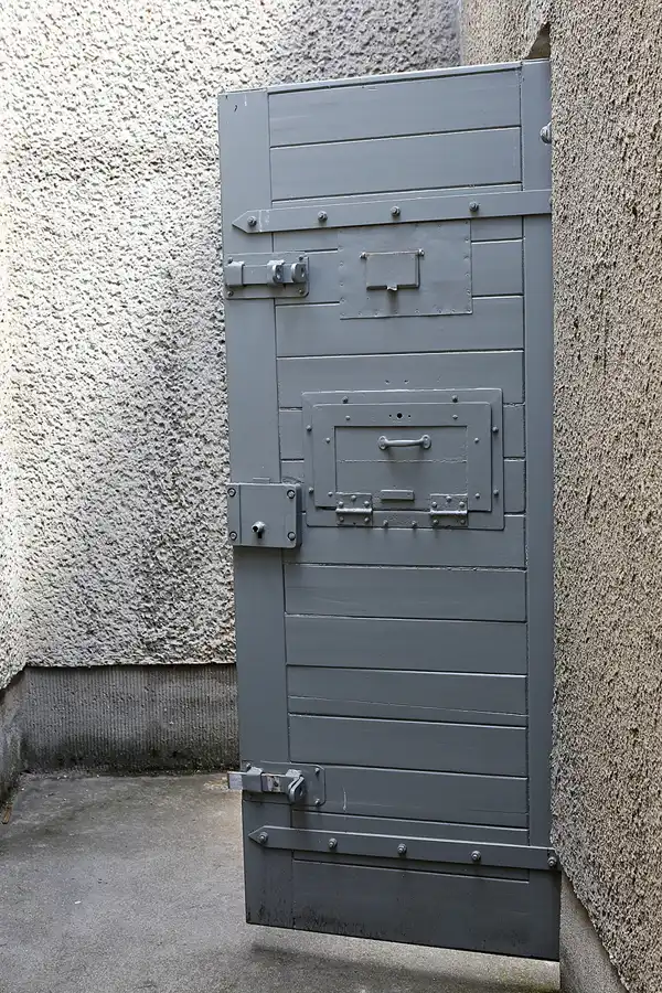 050 | 2022 | Berlin | Das Haftkrankenhaus in der Untersuchungshaftanstalt des Ministeriums für Staatssicherheit der DDR (MfS) Hohenschönhausen | © carsten riede fotografie