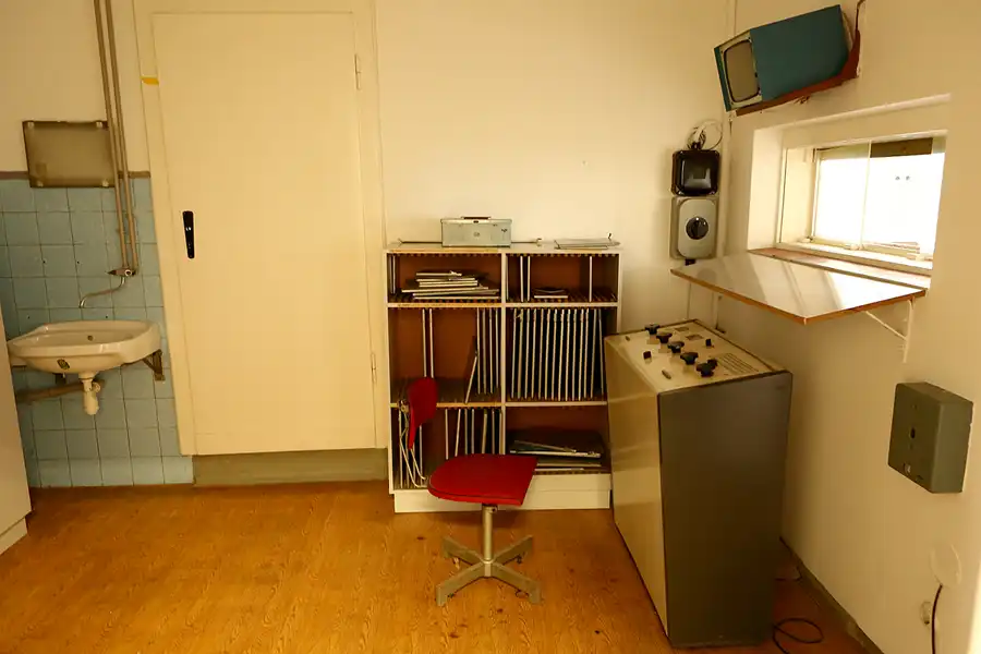 074 | 2022 | Berlin | Das Haftkrankenhaus in der Untersuchungshaftanstalt des Ministeriums für Staatssicherheit der DDR (MfS) Hohenschönhausen | © carsten riede fotografie