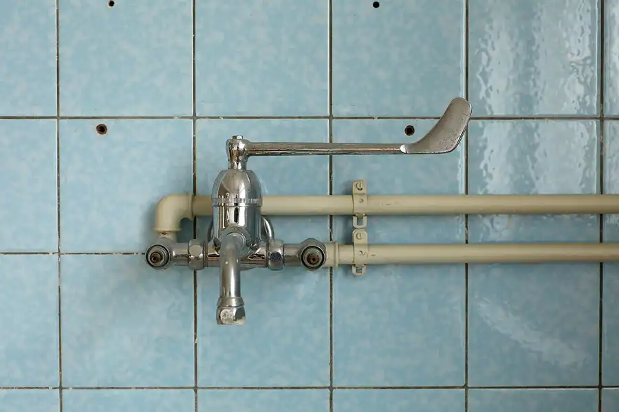 079 | 2022 | Berlin | Das Haftkrankenhaus in der Untersuchungshaftanstalt des Ministeriums für Staatssicherheit der DDR (MfS) Hohenschönhausen | © carsten riede fotografie