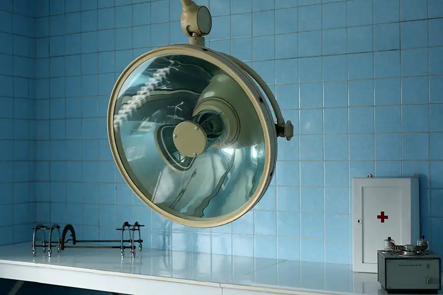 102 | 2022 | Berlin | Das Haftkrankenhaus in der Untersuchungshaftanstalt des Ministeriums für Staatssicherheit der DDR (MfS) Hohenschönhausen | © carsten riede fotografie