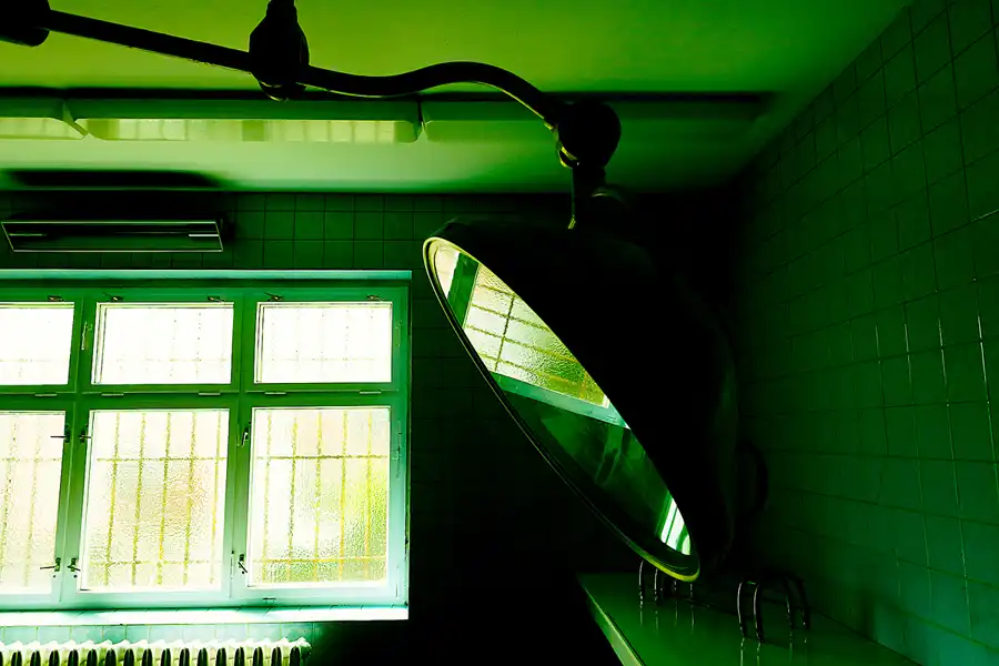 107 | 2022 | Berlin | Das Haftkrankenhaus in der Untersuchungshaftanstalt des Ministeriums für Staatssicherheit der DDR (MfS) Hohenschönhausen | © carsten riede fotografie