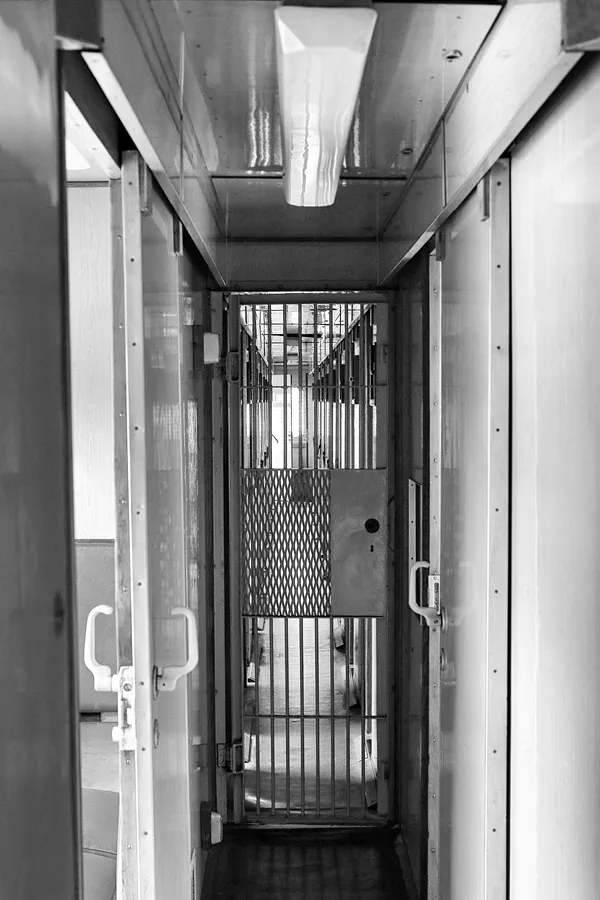 013 | 2022 | Berlin | Untersuchungshaftanstalt des Ministeriums für Staatssicherheit der DDR (MfS) Hohenschönhausen – Gefangenensammeltransportwagen (GSTW) – Grotewohl-Express | © carsten riede fotografie