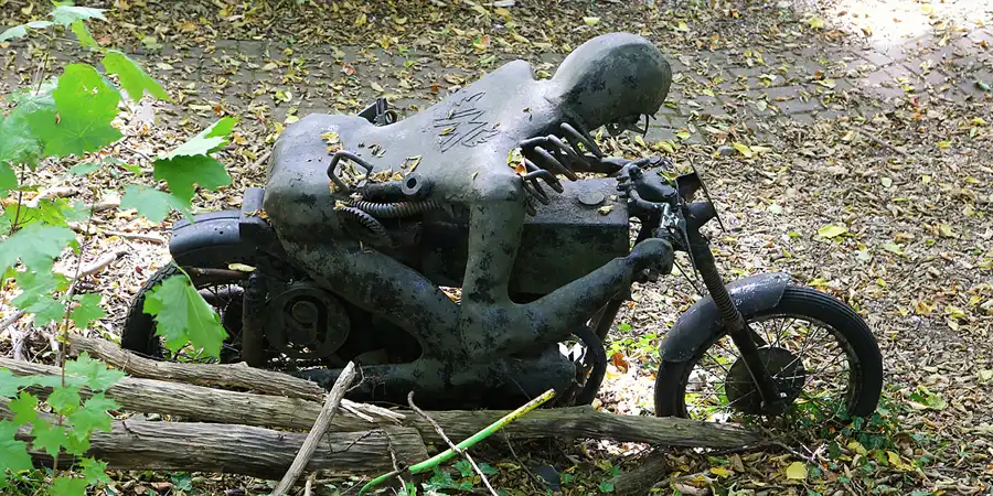 060 | 2022 | Erkrath | Auto-Skulpturen-Park | © carsten riede fotografie