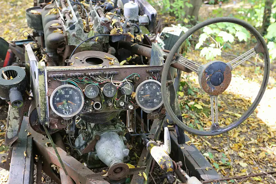 127 | 2022 | Erkrath | Auto-Skulpturen-Park | © carsten riede fotografie