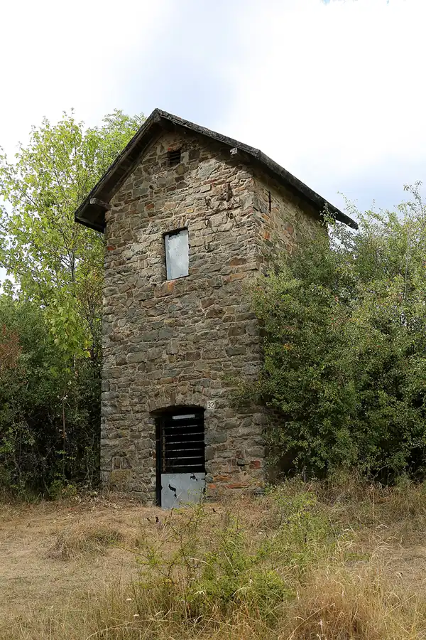 007 | 2022 | Wollseifen | Das Trafohäuschen | © carsten riede fotografie