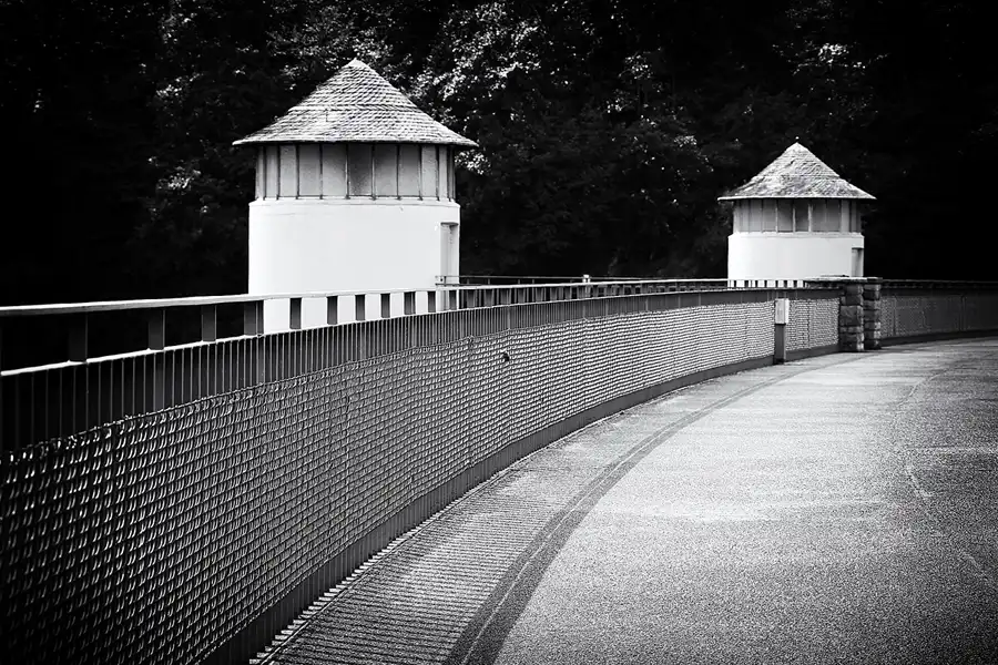 119 | 2022 | Urftstaumauer | © carsten riede fotografie