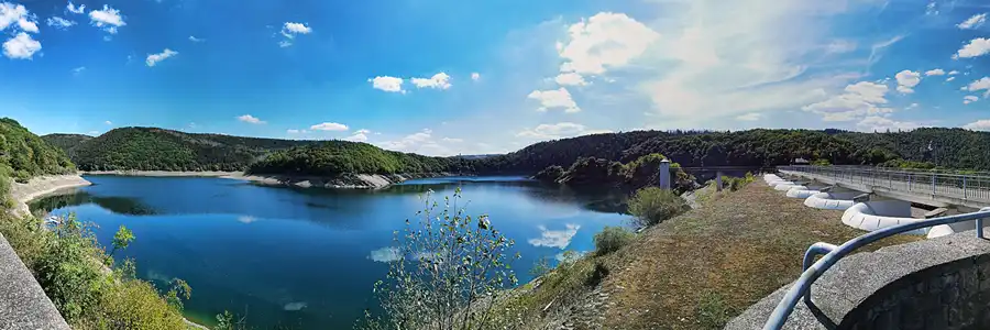 127 | 2022 | Urftstaumauer | © carsten riede fotografie