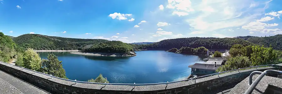 129 | 2022 | Urftstaumauer | © carsten riede fotografie