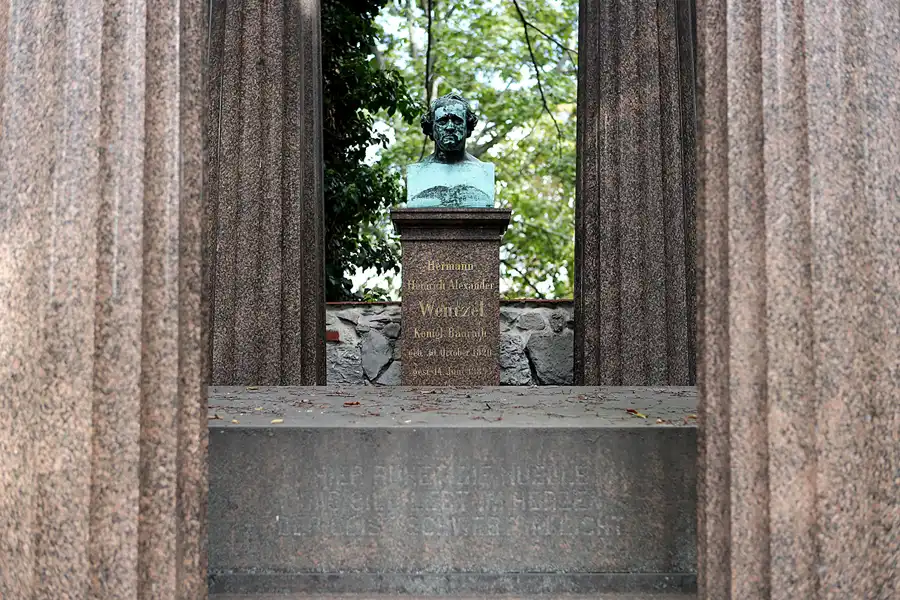 012 | 2022 | Berlin | Dorotheenstädtischer Friedhof | © carsten riede fotografie