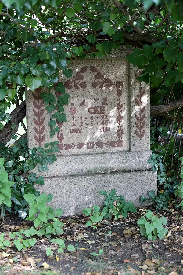 056 | 2022 | Berlin | Dorotheenstädtischer Friedhof | © carsten riede fotografie