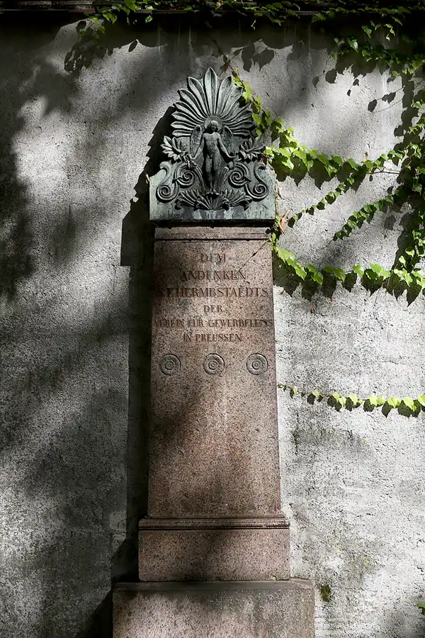 061 | 2022 | Berlin | Dorotheenstädtischer Friedhof | © carsten riede fotografie