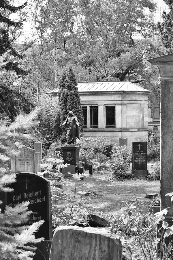 015 | 2022 | Berlin | Dorotheenstädtischer Friedhof | © carsten riede fotografie
