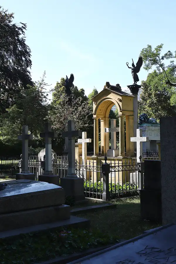 003 | 2022 | Berlin | Invalidenfriedhof | © carsten riede fotografie