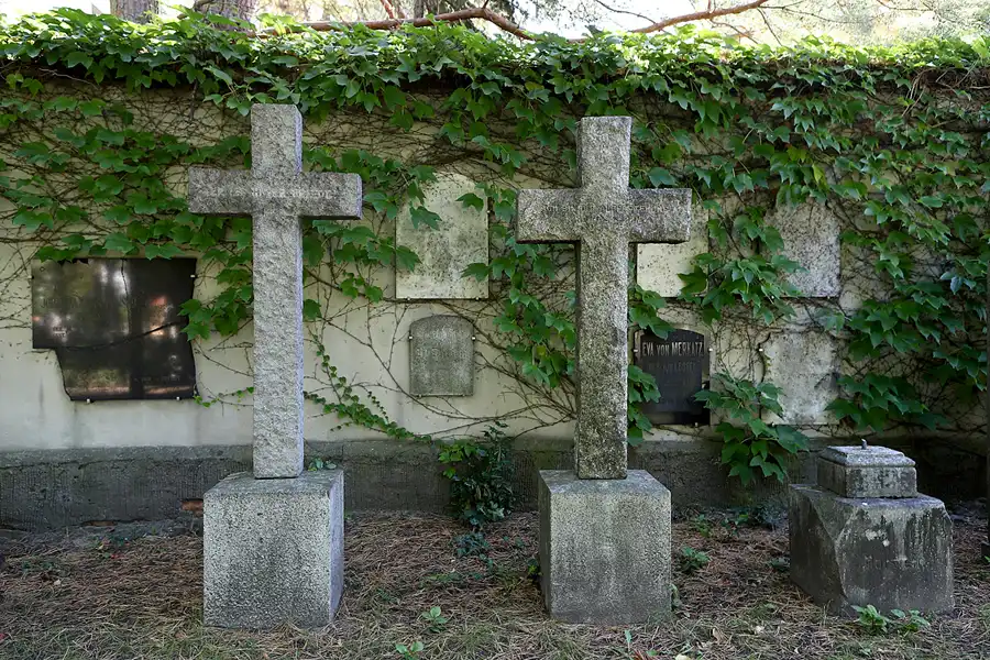 010 | 2022 | Berlin | Invalidenfriedhof | © carsten riede fotografie