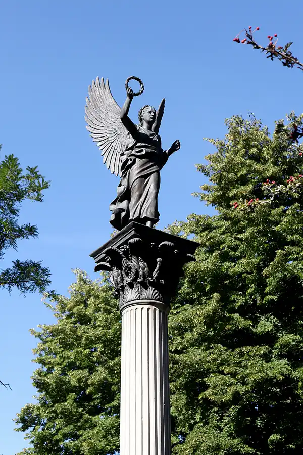 015 | 2022 | Berlin | Invalidenfriedhof | © carsten riede fotografie