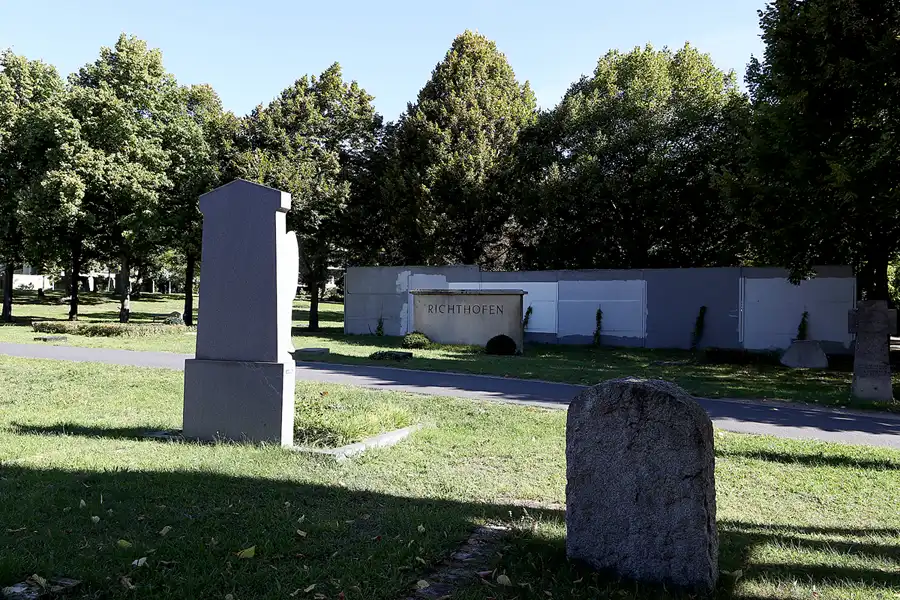 029 | 2022 | Berlin | Invalidenfriedhof | © carsten riede fotografie