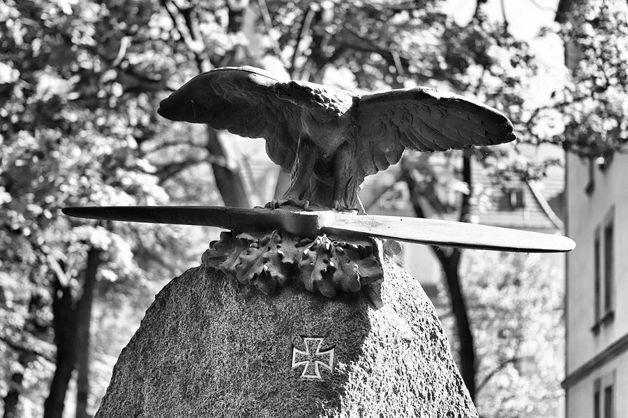 008 | 2022 | Berlin | Invalidenfriedhof | © carsten riede fotografie