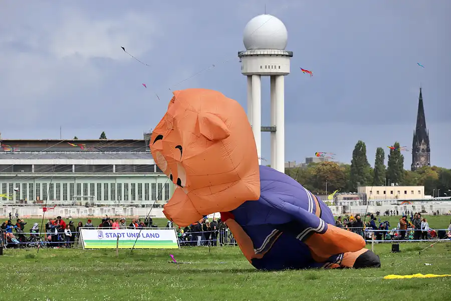 005 | 2022 | Berlin | Festival der Riesendrachen | © carsten riede fotografie