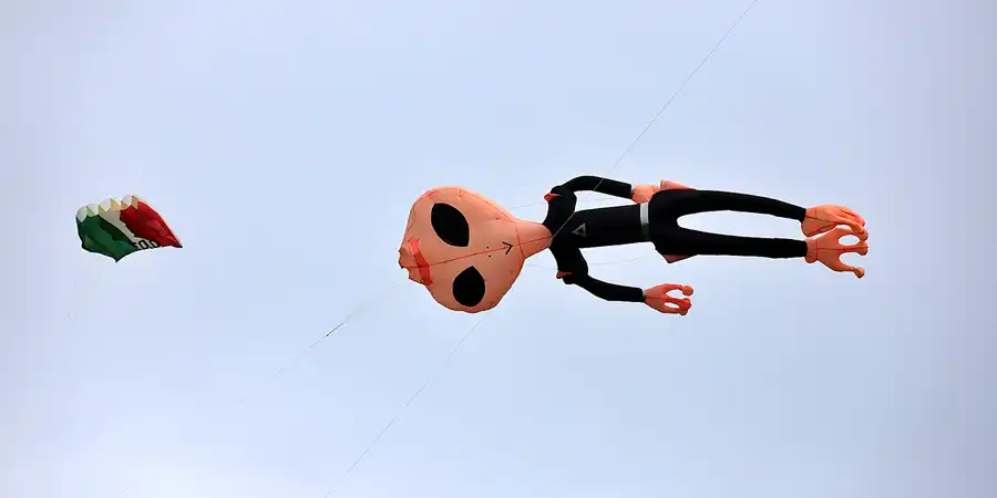 007 | 2022 | Berlin | Festival der Riesendrachen | © carsten riede fotografie