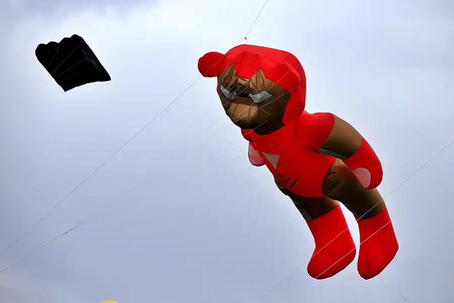 015 | 2022 | Berlin | Festival der Riesendrachen | © carsten riede fotografie