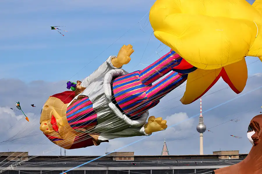 078 | 2022 | Berlin | Festival der Riesendrachen | © carsten riede fotografie