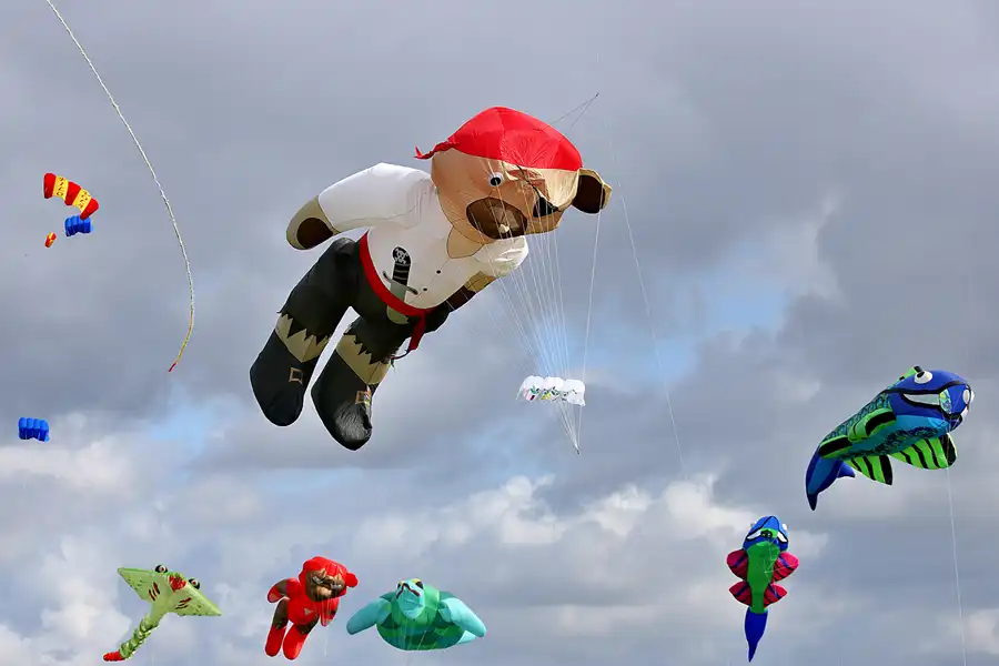 096 | 2022 | Berlin | Festival der Riesendrachen | © carsten riede fotografie