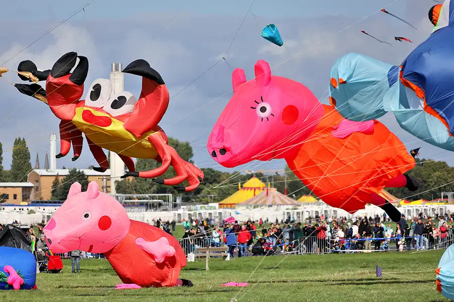107 | 2022 | Berlin | Festival der Riesendrachen | © carsten riede fotografie