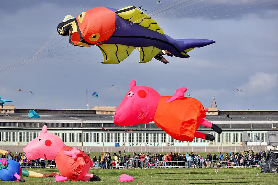 109 | 2022 | Berlin | Festival der Riesendrachen | © carsten riede fotografie