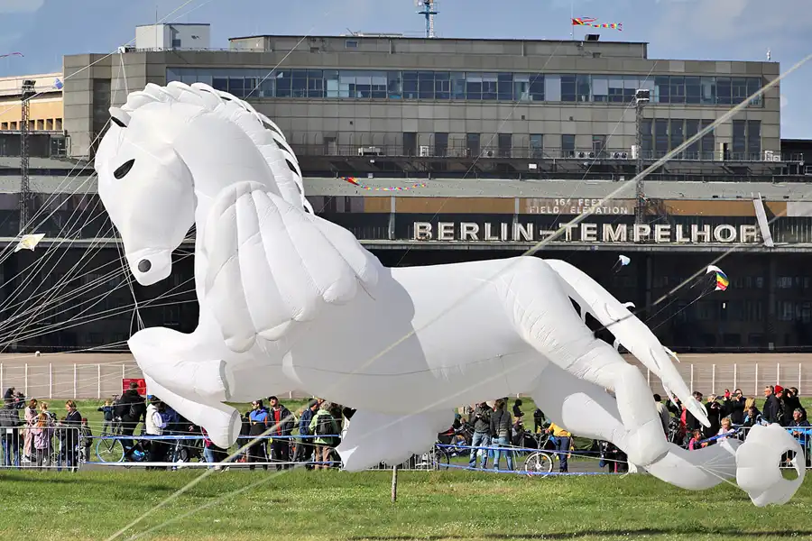 123 | 2022 | Berlin | Festival der Riesendrachen | © carsten riede fotografie