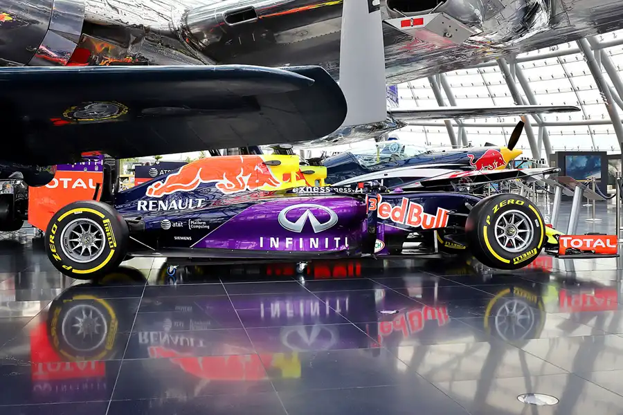 032 | 2022 | Salzburg | Red Bull Hangar-7 | © carsten riede fotografie