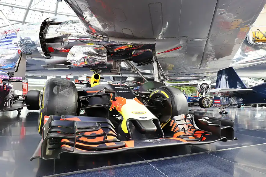 034 | 2022 | Salzburg | Red Bull Hangar-7 | © carsten riede fotografie