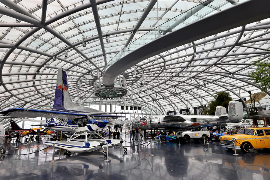 009 | 2022 | Salzburg | Red Bull Hangar-7 | © carsten riede fotografie