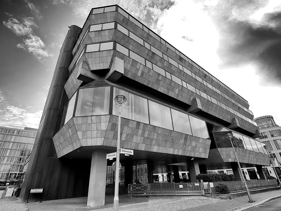003 | 2022 | Berlin | Tschechische Botschaft – 50-jähriges Jubiläum der Entwürfe des Botschaftsgebäudes von 1972 | © carsten riede fotografie